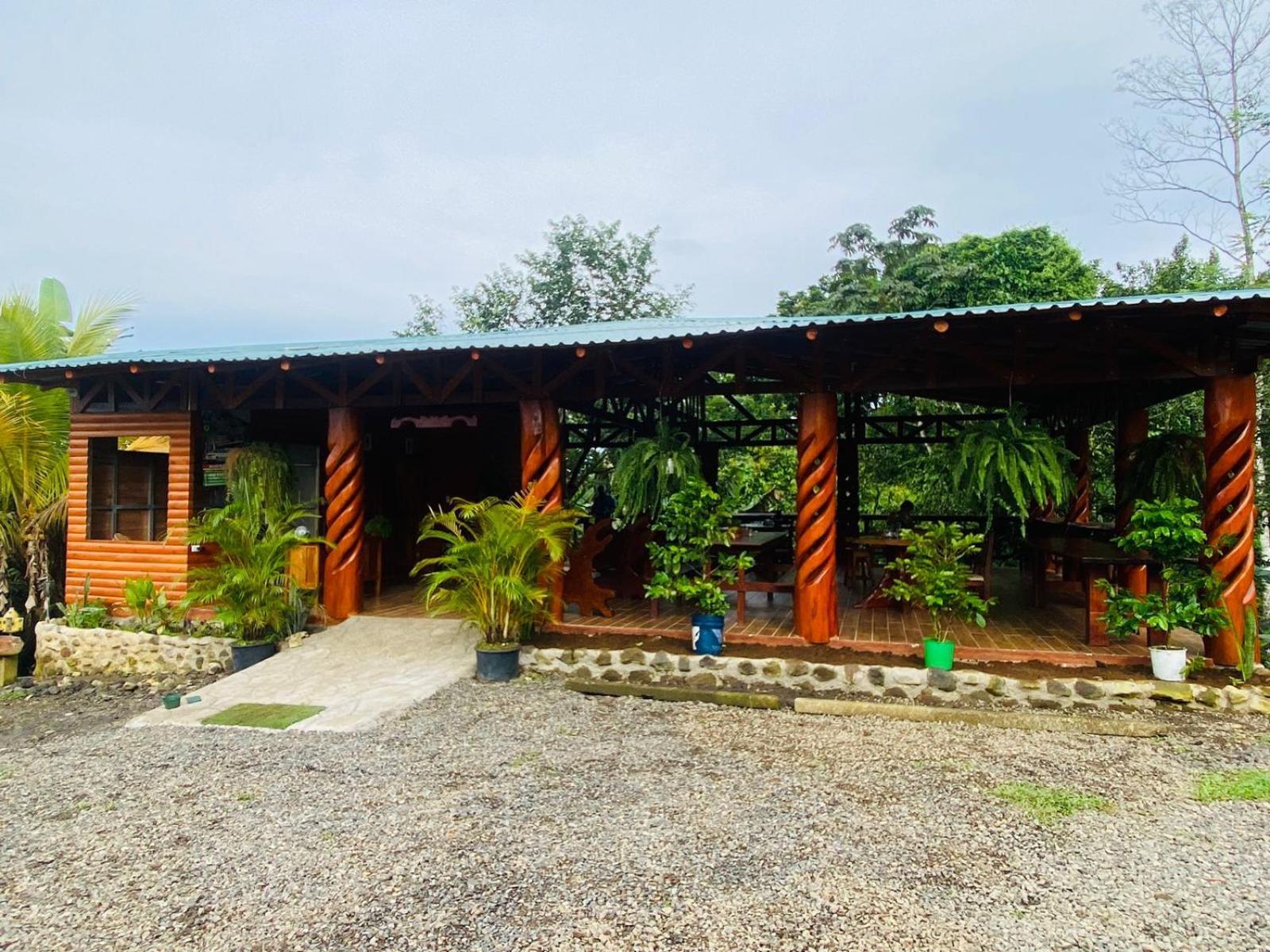 Arenal Rustic Lodge ラ・フォルトゥナ エクステリア 写真