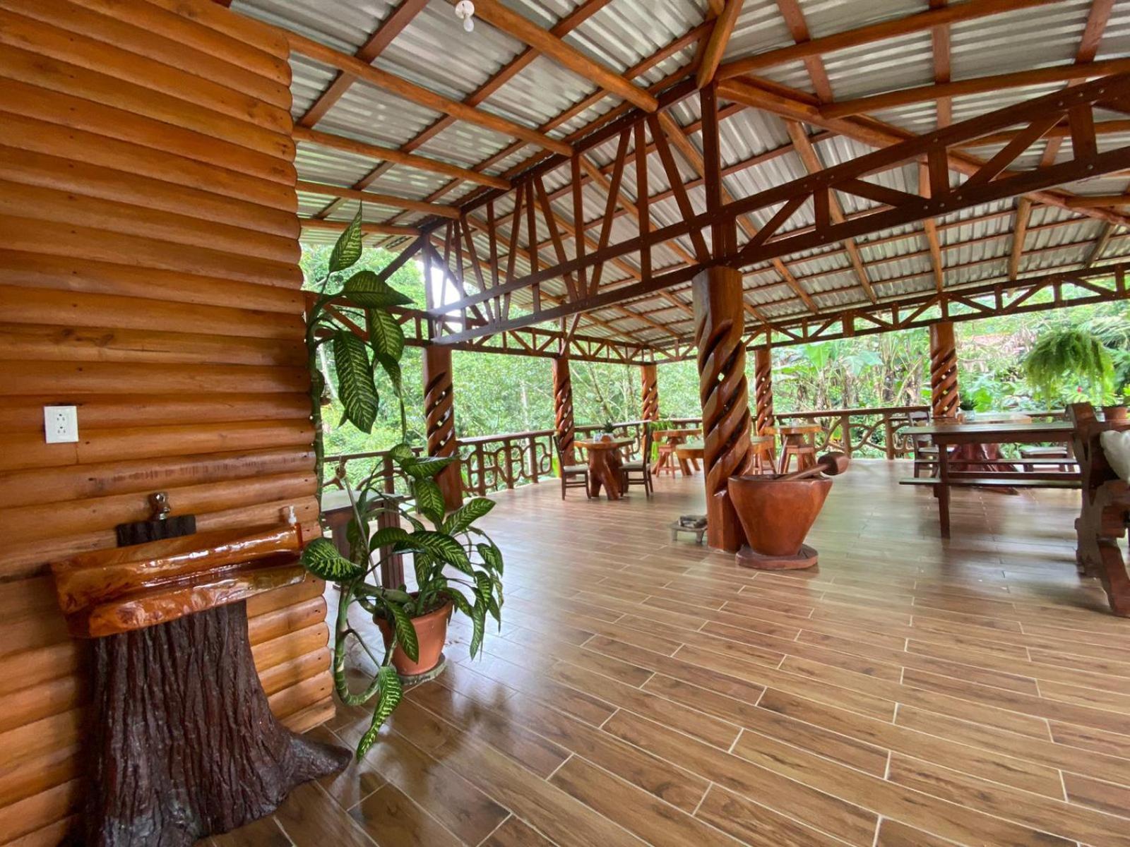 Arenal Rustic Lodge ラ・フォルトゥナ エクステリア 写真