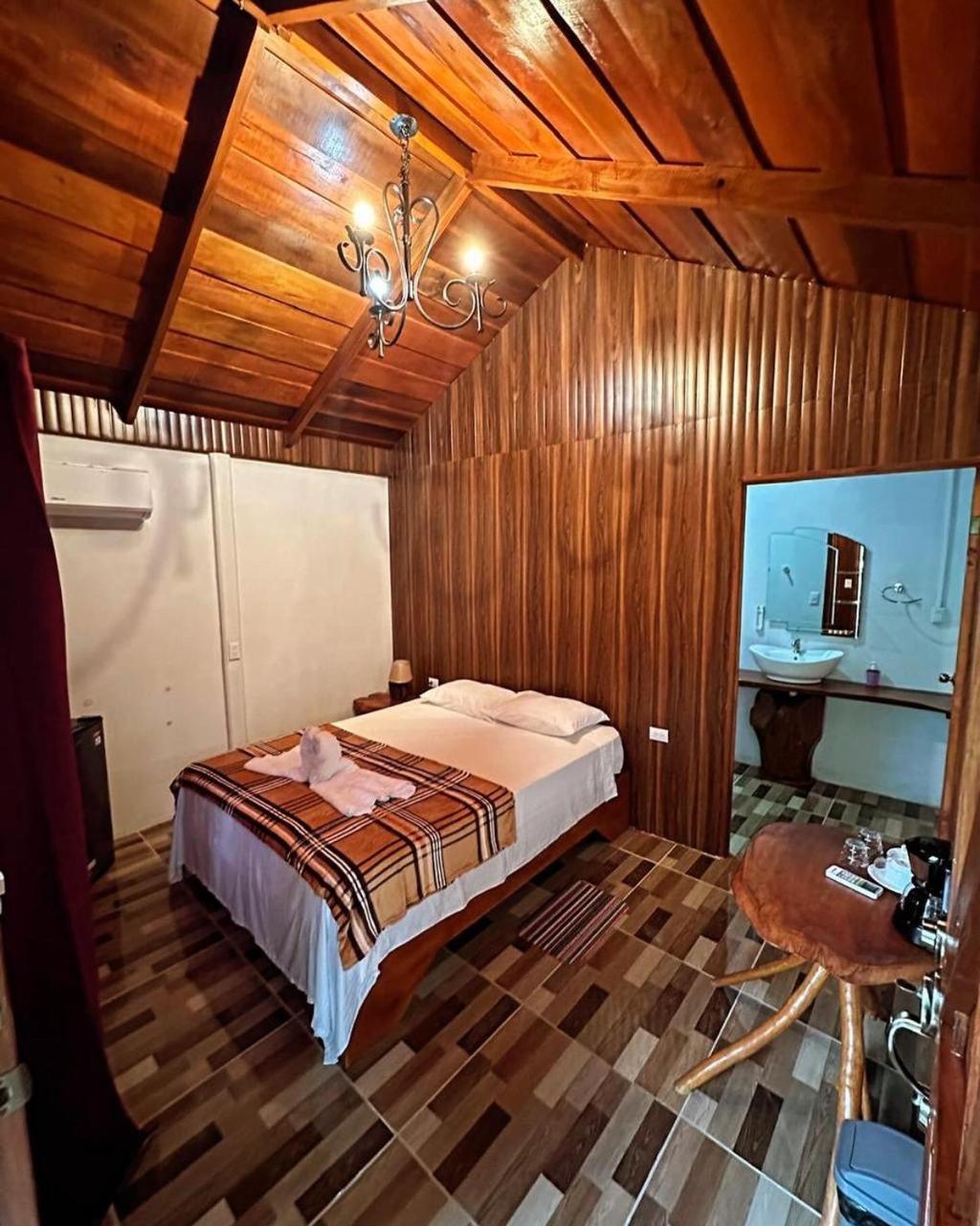 Arenal Rustic Lodge ラ・フォルトゥナ エクステリア 写真