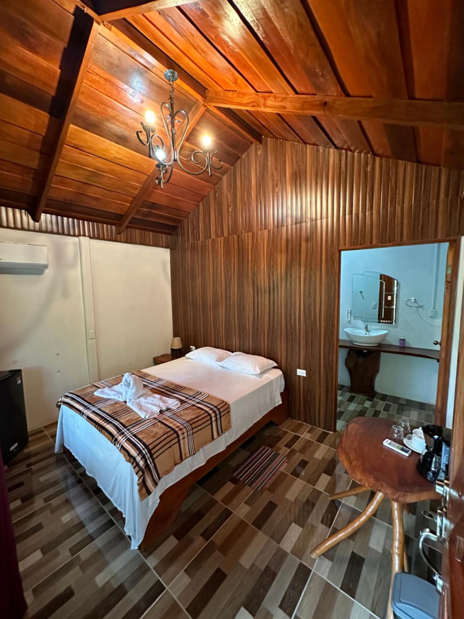 Arenal Rustic Lodge ラ・フォルトゥナ エクステリア 写真