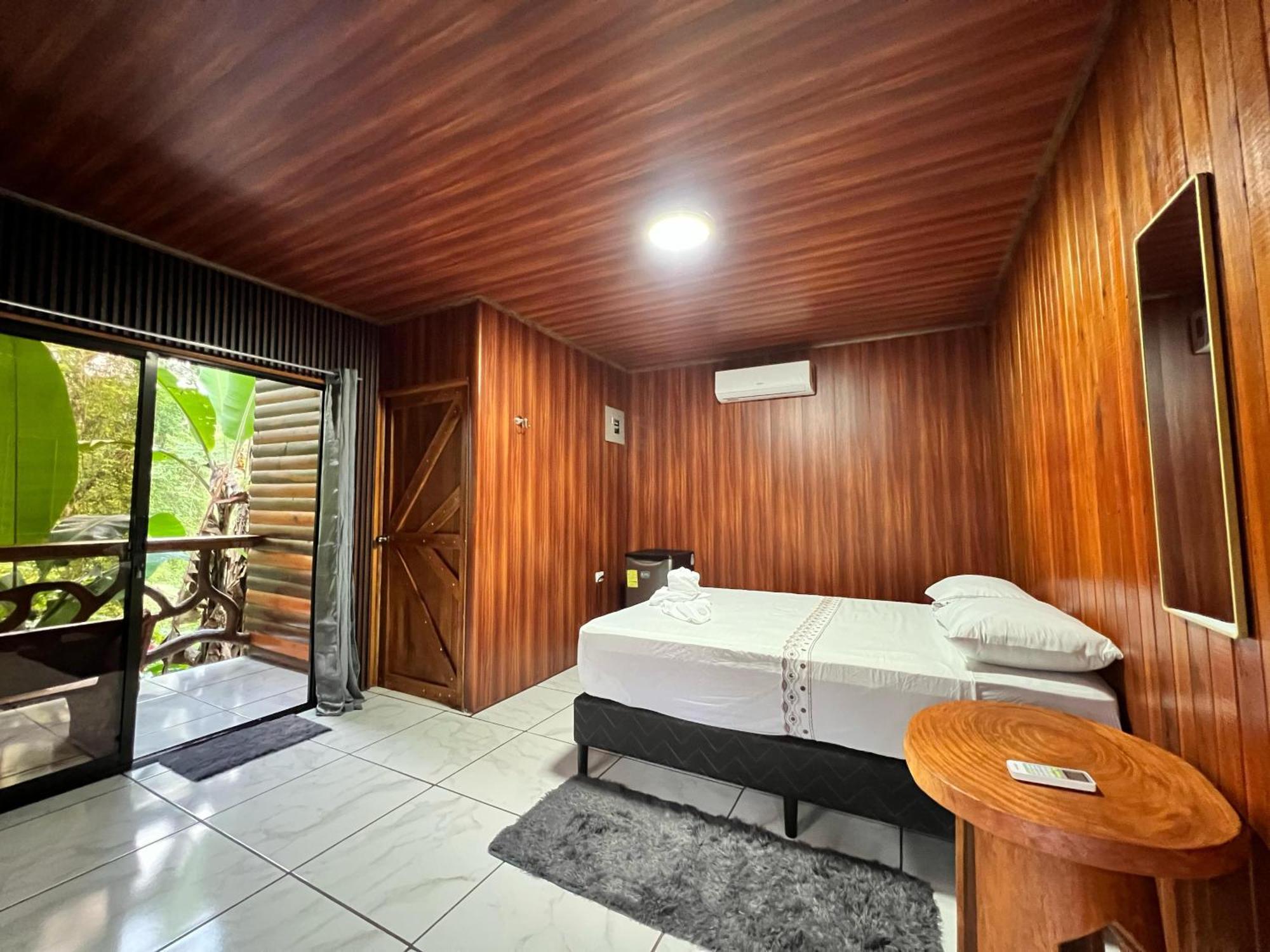 Arenal Rustic Lodge ラ・フォルトゥナ エクステリア 写真